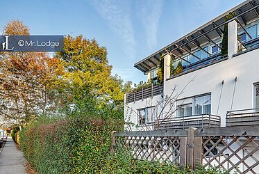 Taufkirchen: Haus in Haus! Sanierte 4 Zimmer Maisonette-Wohnung 