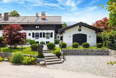 Top renovierte Landhaushälfte mit separatem Chalet