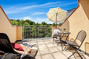 Unterschleißheim: Attraktive 2-Zimmer Dachterrassen-Wohnung am Park - frei