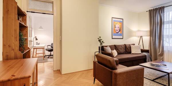 Wohnung mit 2.5 Zimmern | München-Lehel | 3741