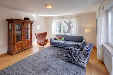 Individuelle, hochwertige 4-Zimmer Wohnung