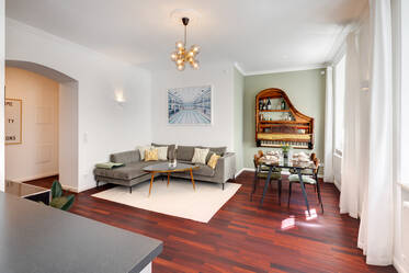 Stilvolle Altbauwohnung in gefragter Lage