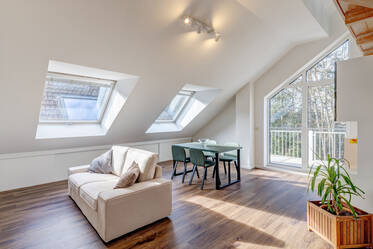 Erstbezug: Moderne Galerie‑Wohnung in gepflegter Anlage