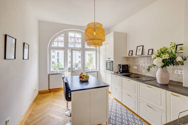 Wiener Platz: Wunderschöne 3-Zimmer Altbauwohnung