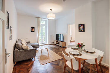 Münchner Altbauflair trifft durchdachte Ausstattung