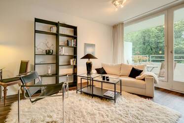 Elegantes helles Apartment mit Balkon im Cosimapark