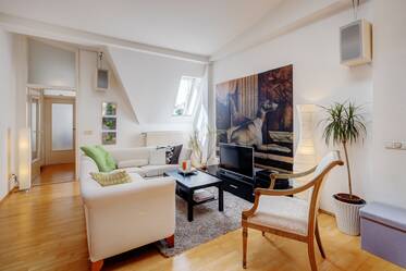 Loftartige, helle Altbauwohnung Nähe Theresienwiese