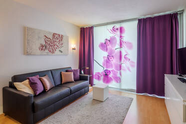 Apartment am Arabellapark mit Schwimmbad auf dem Dach