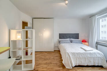 Helles Apartment in Nähe vom Kolumbusplatz